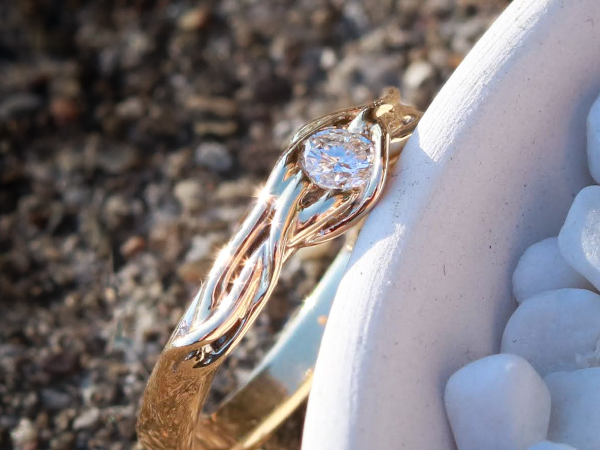 Entangled Diamond Ring