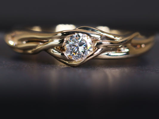 Entangled Diamond Ring