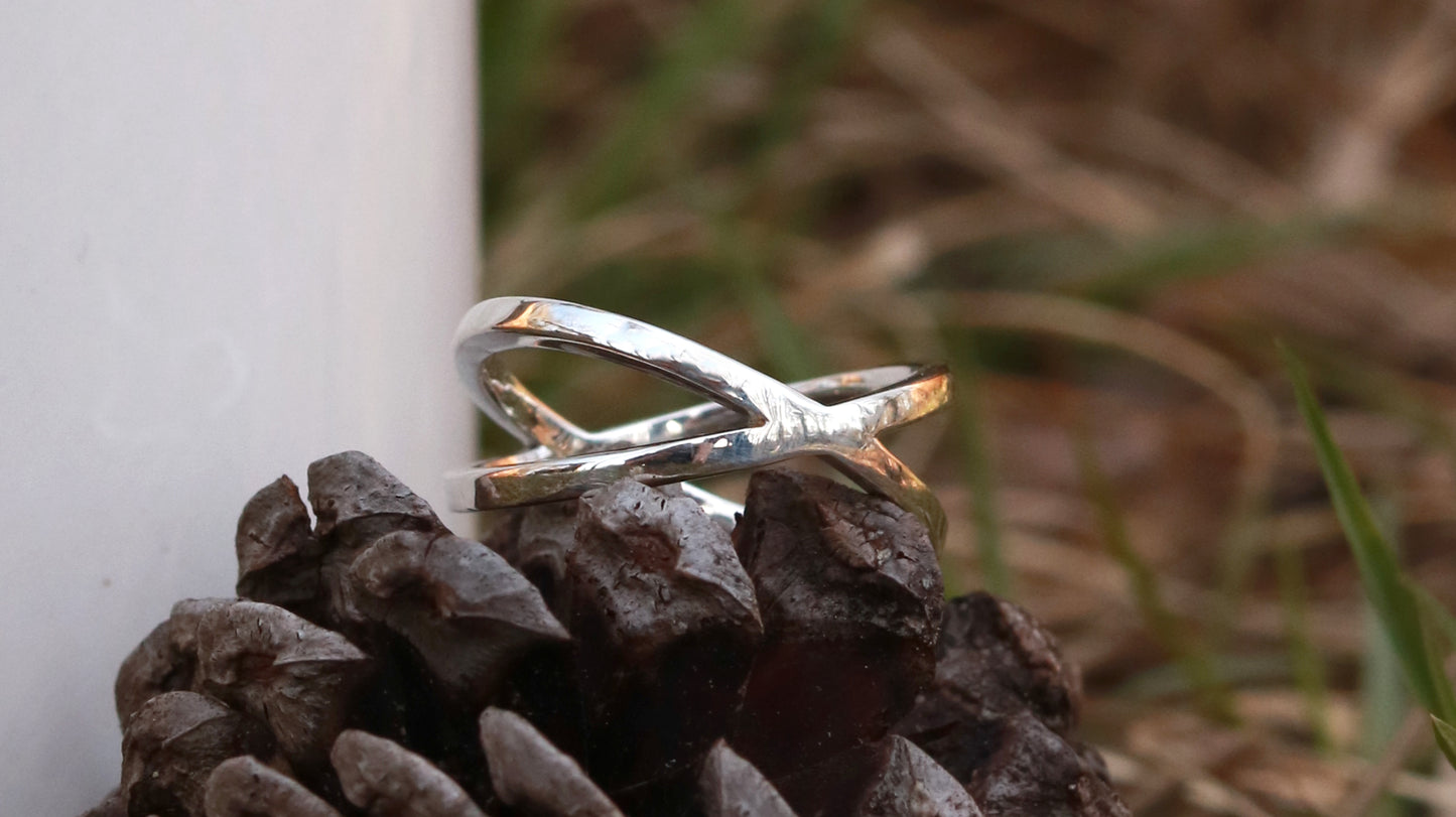 Sterling silver double band X ring.