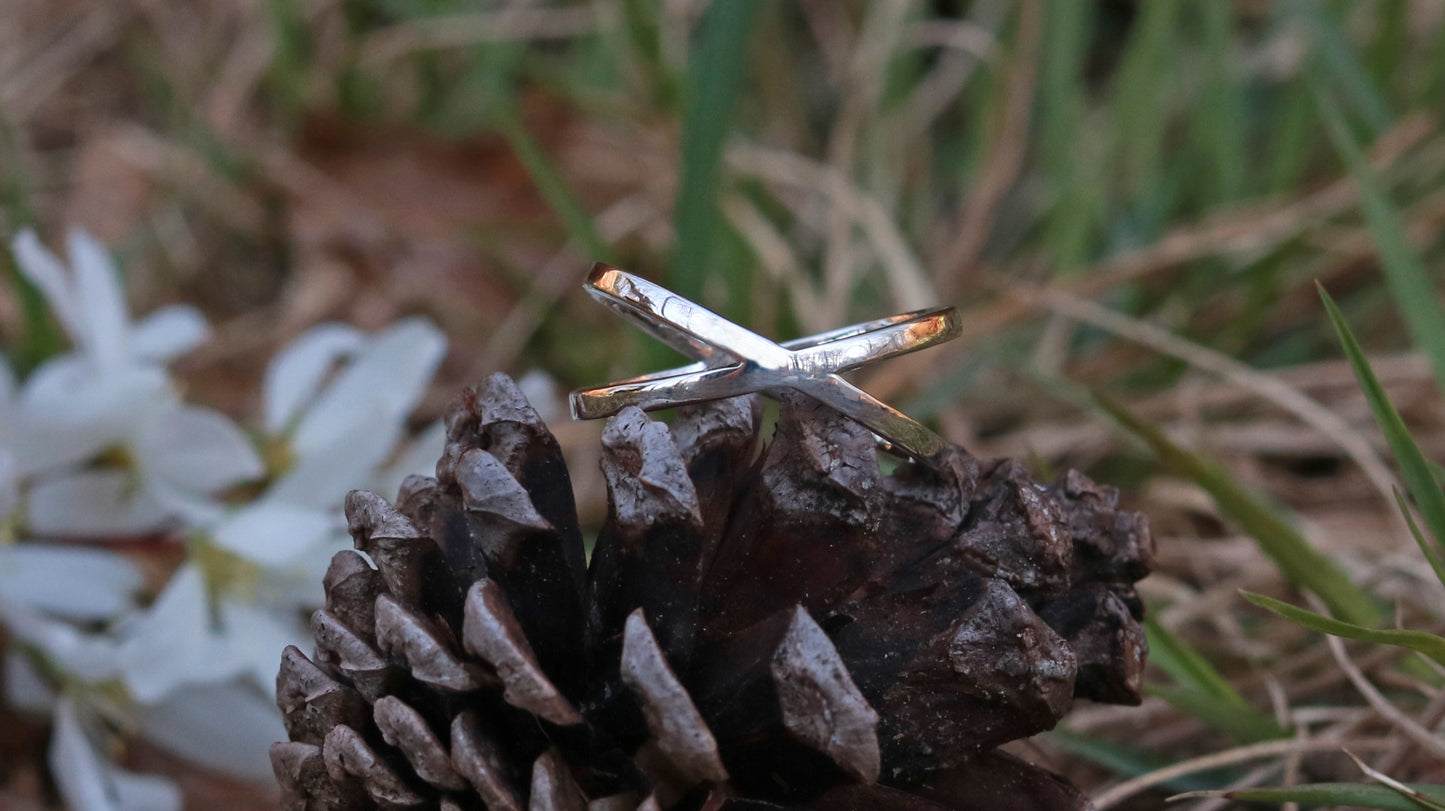 Sterling silver double band X ring.