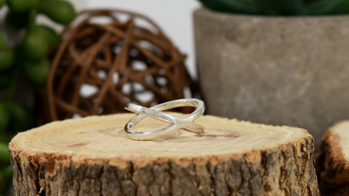 Sterling silver double band X ring.