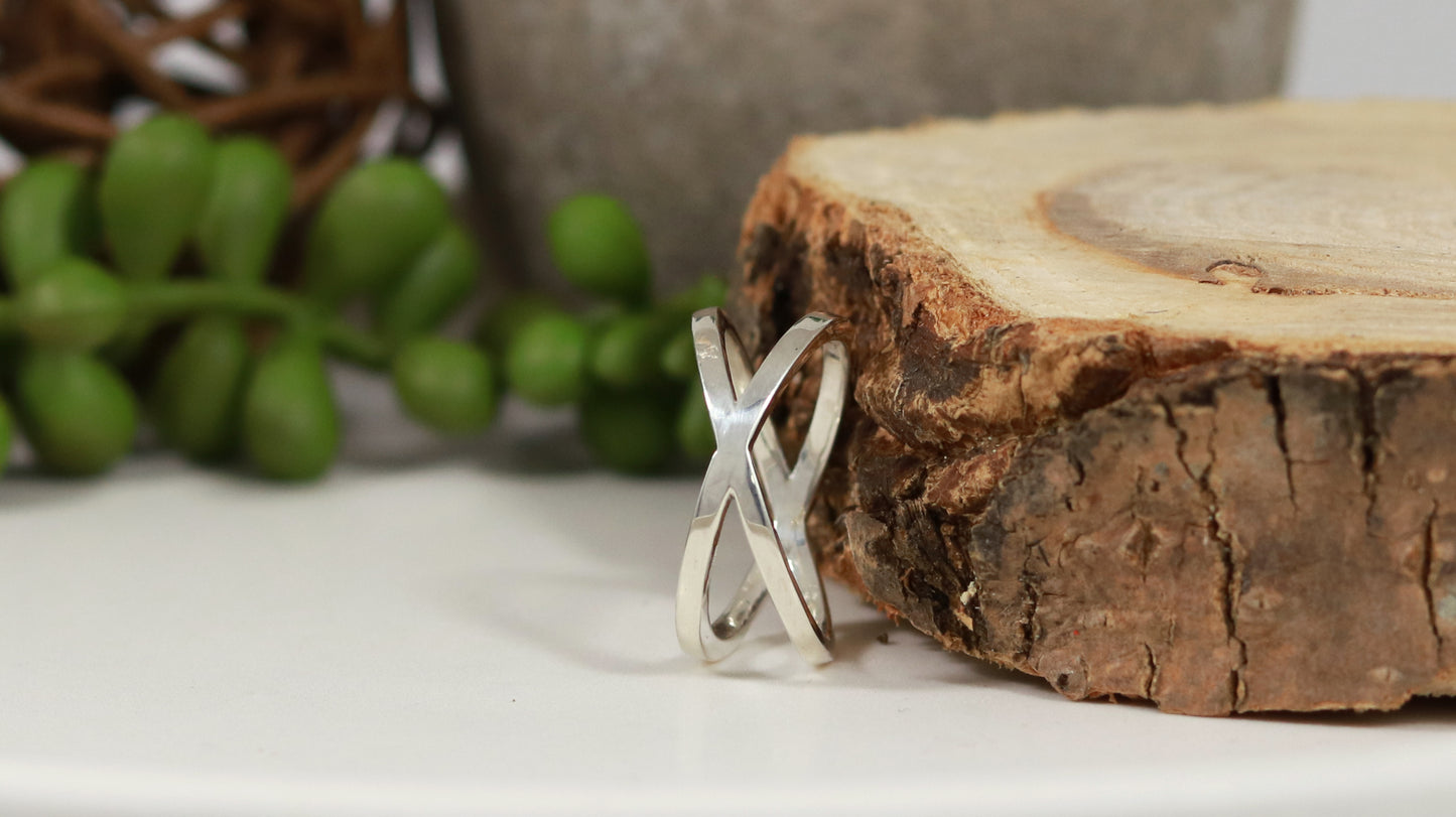 Sterling silver double band X ring.