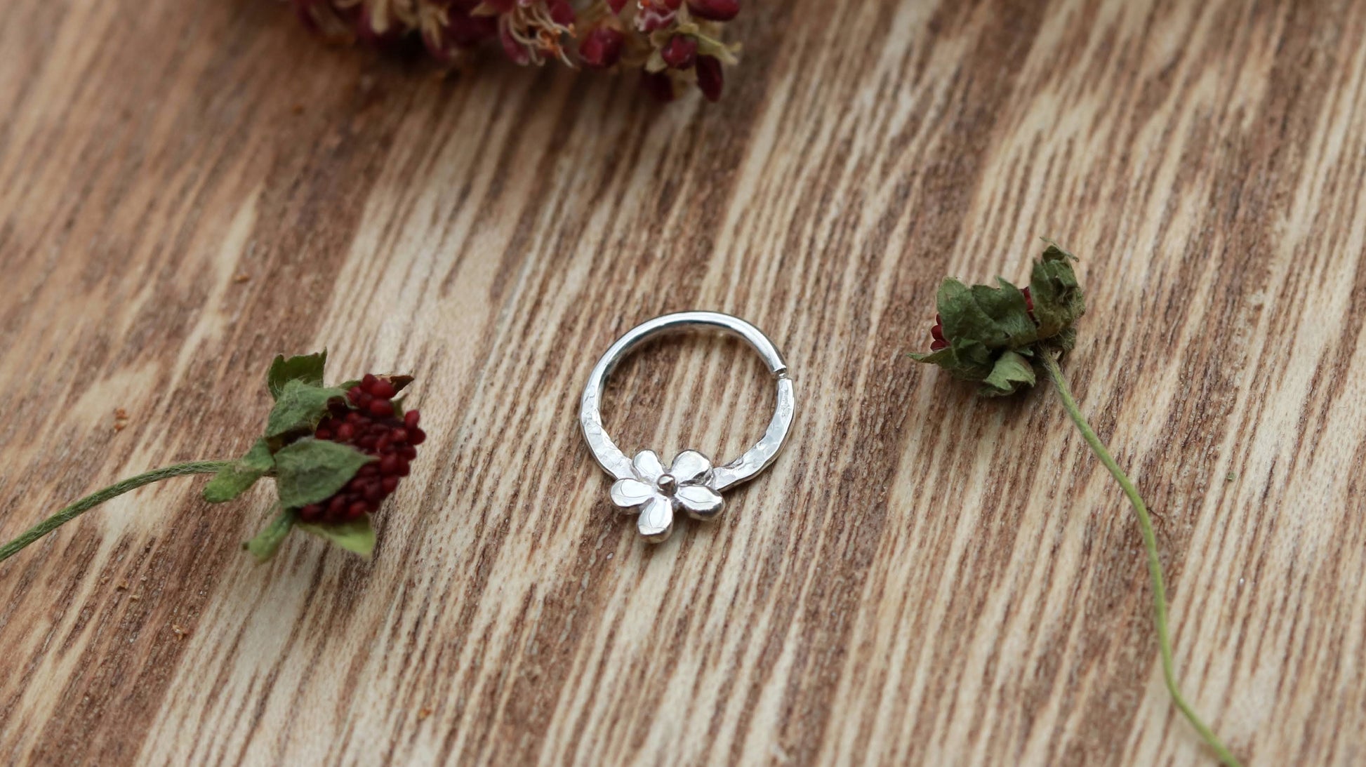 Silver flower septum hoop, septum piercing, septum jewelry, body jewelry