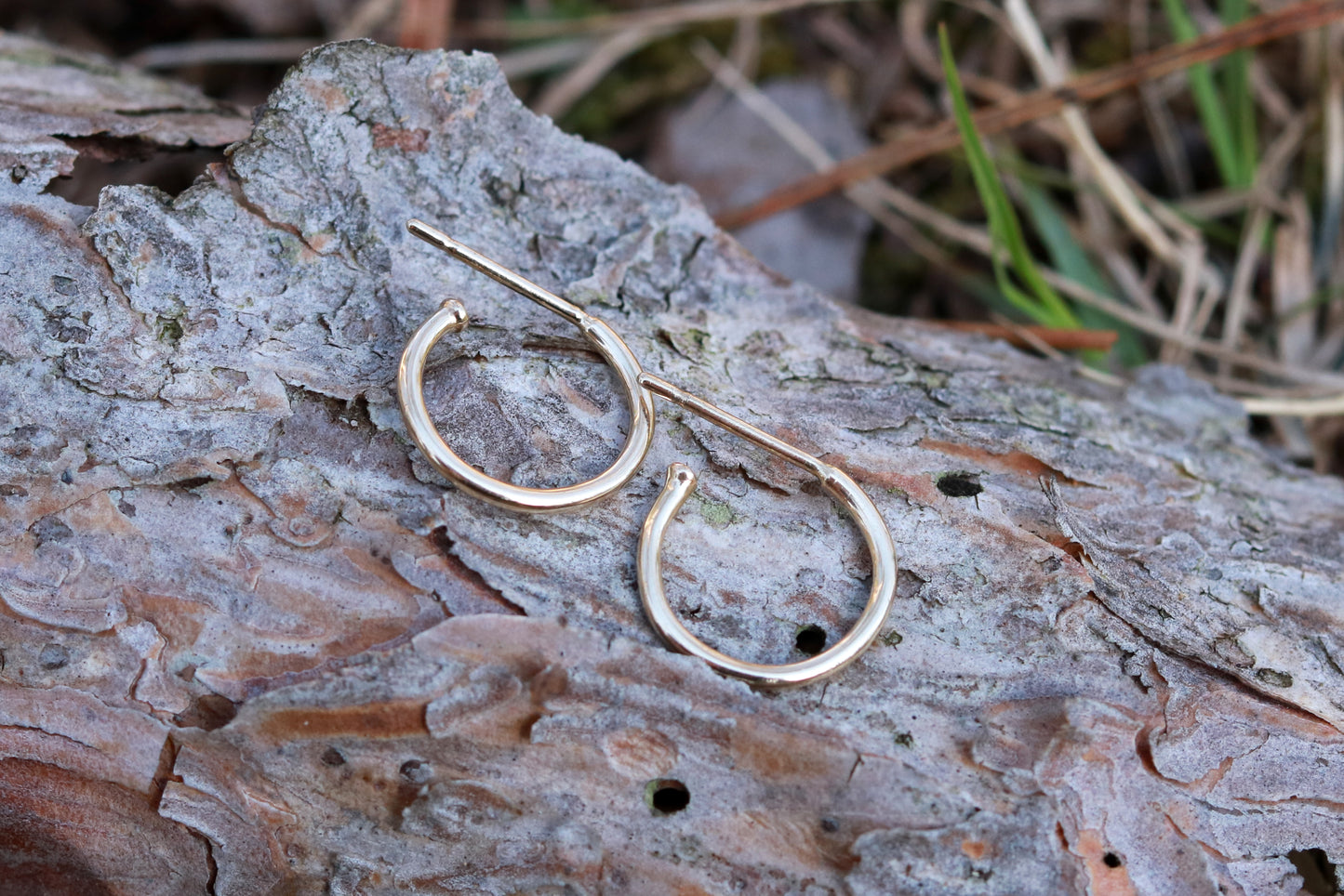 Solid 14k gold polished hoop earrings, huggie earrings.