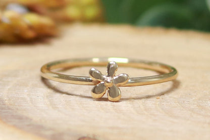 14k Yellow gold flower stacking ring.