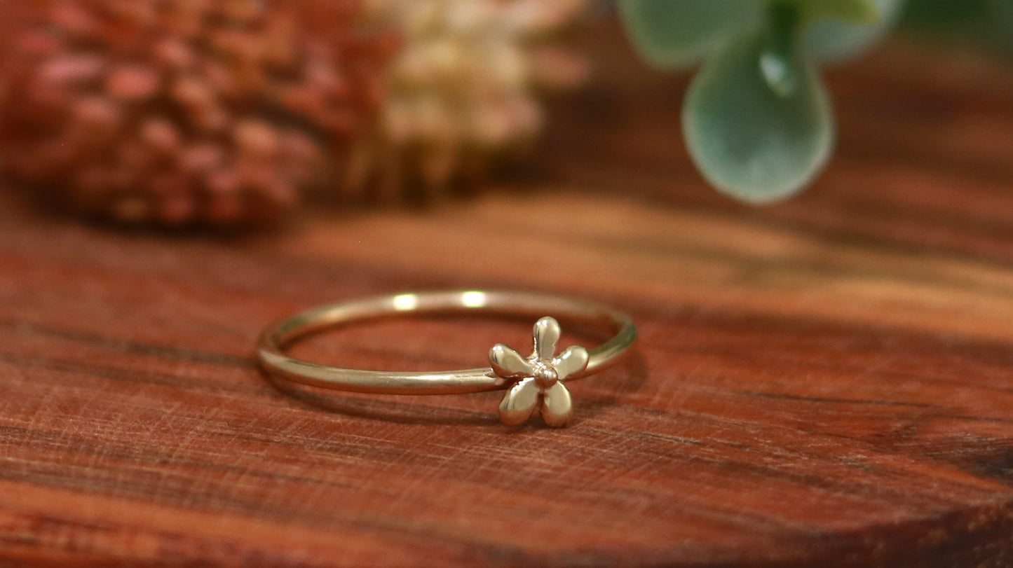 14k Yellow gold flower stacking ring.